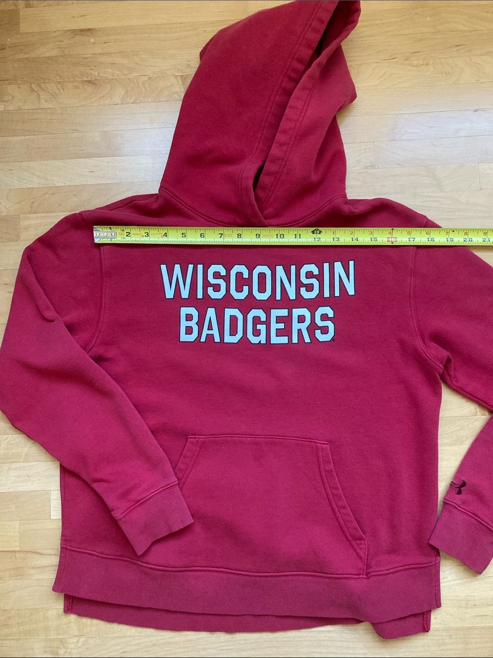 Wisconsin Badgers Red Hoodie Sweatshirt - Under Armour. Women’s medium